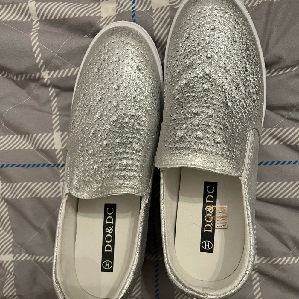 Silver bedazzled platform sneaker